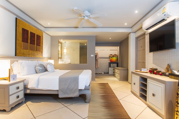Room 14 of 128