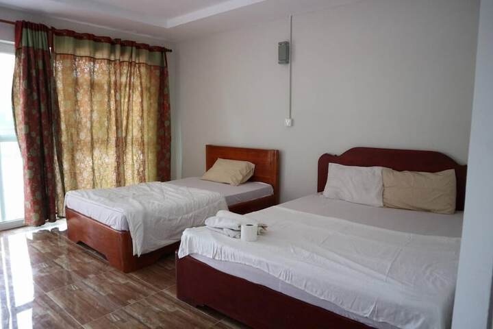 Room 10 of 12