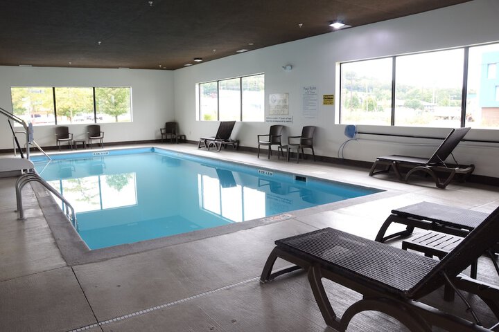 Pool Hotel