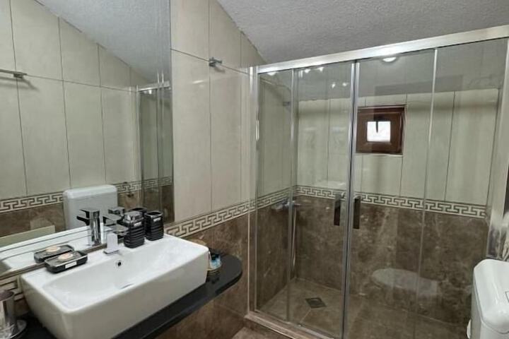 Room 5 of 15