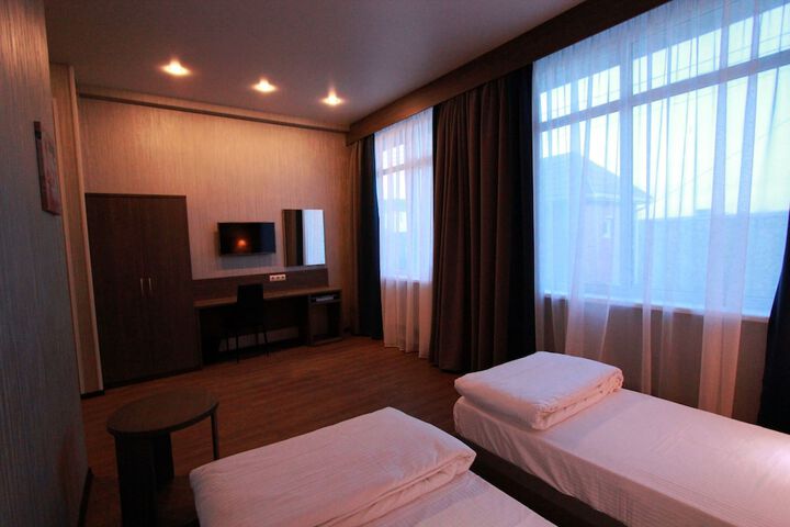 Room 4 of 43