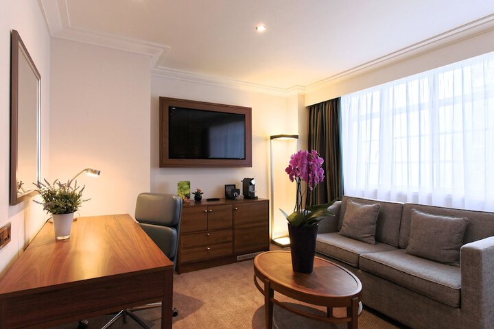 Room 52 of 128