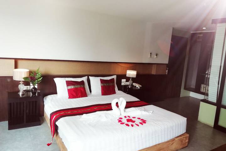 Room 6 of 76