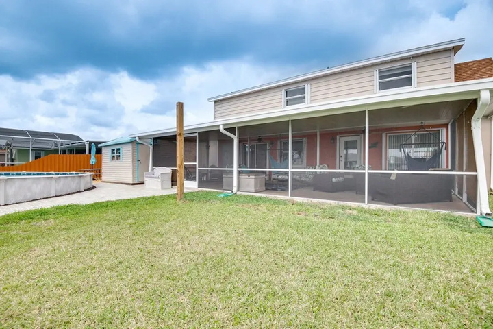 Photo of Spacious Waterfront Home in Merritt Island w / Pool