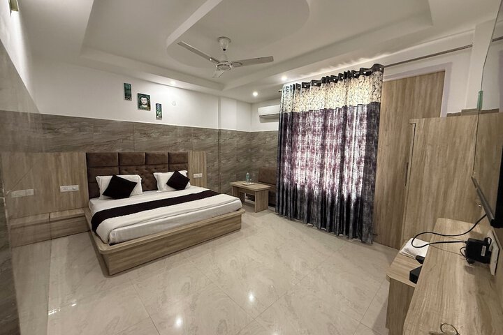 Room 14 of 29