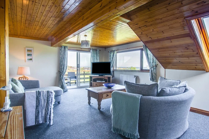 Modern Holiday Home in Moelfre Near Beach