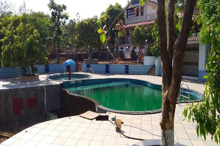 Pool 15 of 24