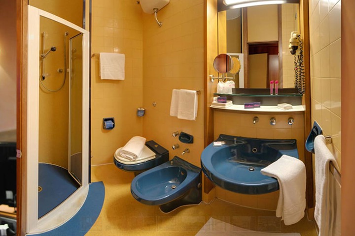 Room 18 of 35