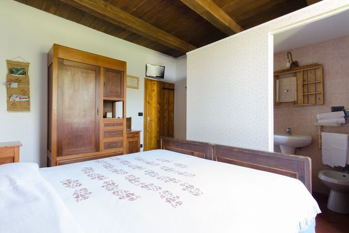 Room 14 of 98