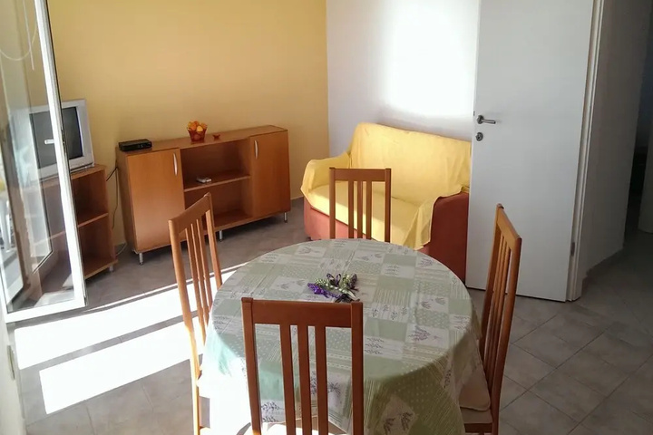 Room 3 of 16