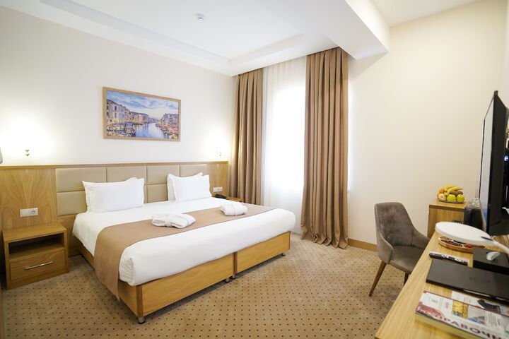 Room 8 of 23