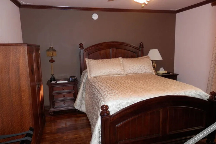 Photo of GASLIGHT INN