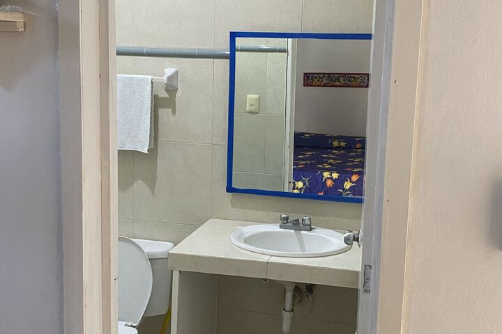 Room 3 of 10