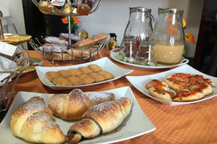Breakfast/Coffee Service 27 of 79