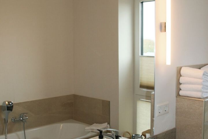 Room 60 of 85