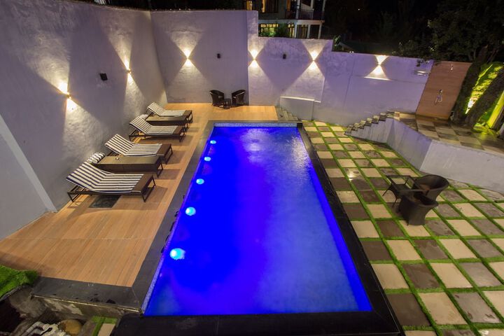 Pool 48 of 76