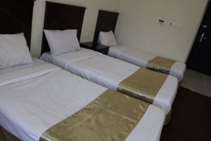 Room 9 of 27