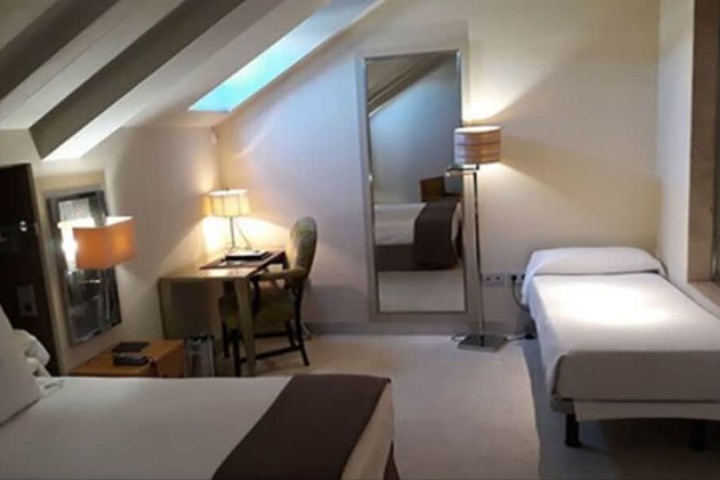 Room 18 of 39