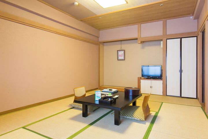 Room 12 of 39
