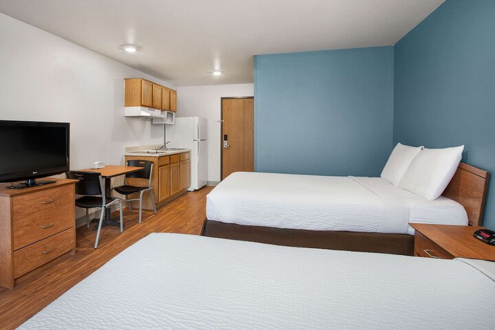 Double Accessible Queen Size Bed (1 of 9)