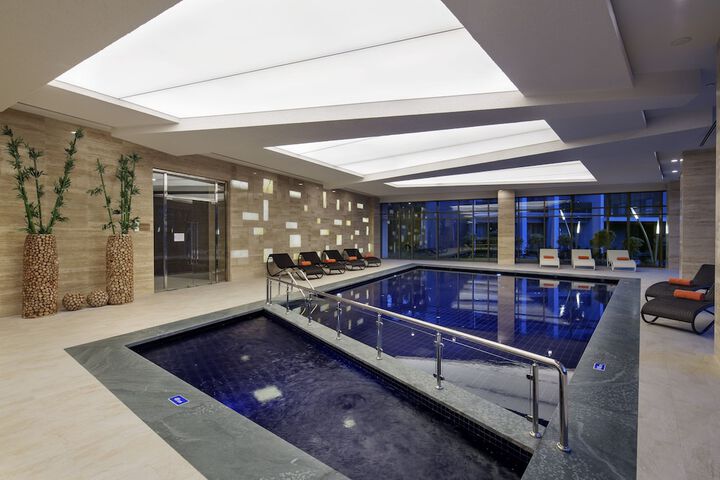 Pool 57 of 303