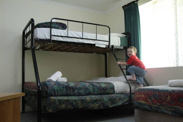 Room 4 of 116