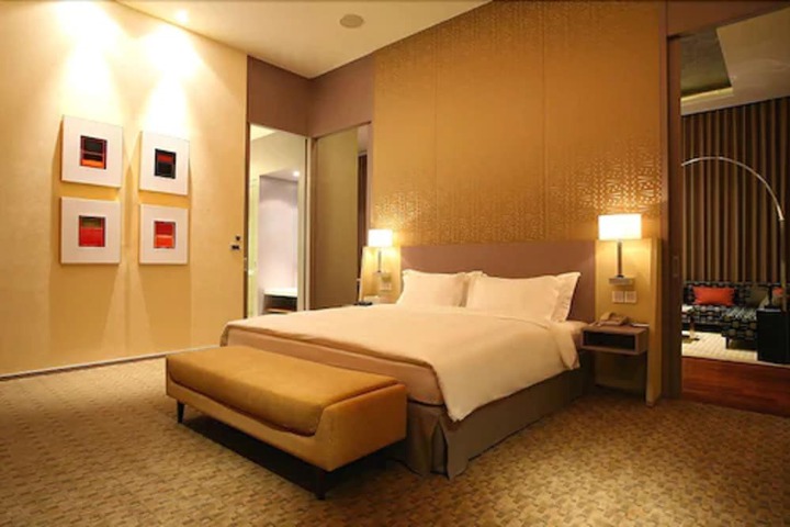 Room 17 of 54