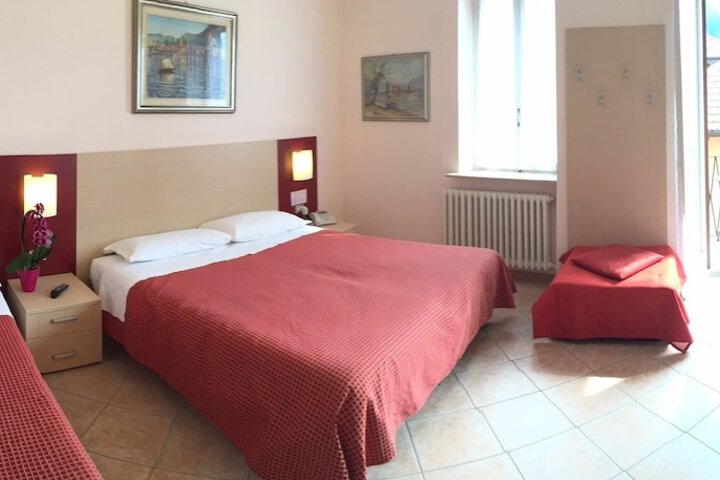 Room 6 of 44