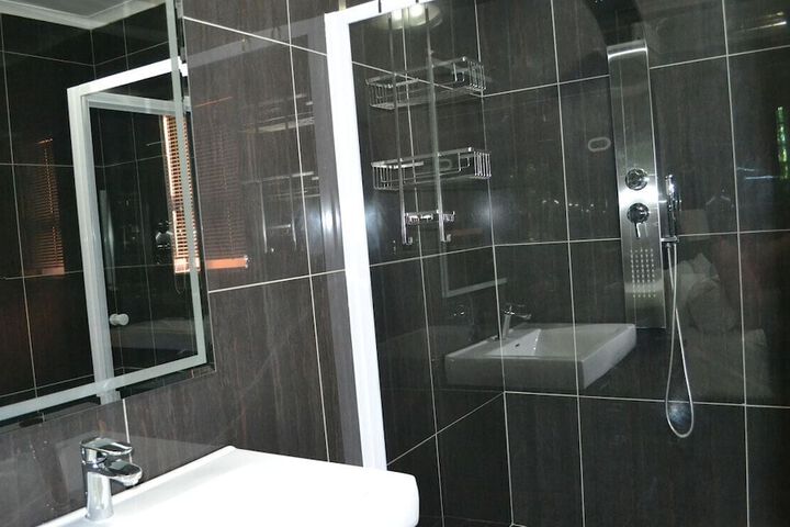 Room 16 of 24