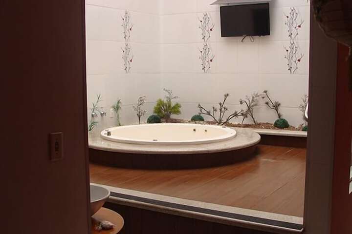 Hot Tub 47 of 63