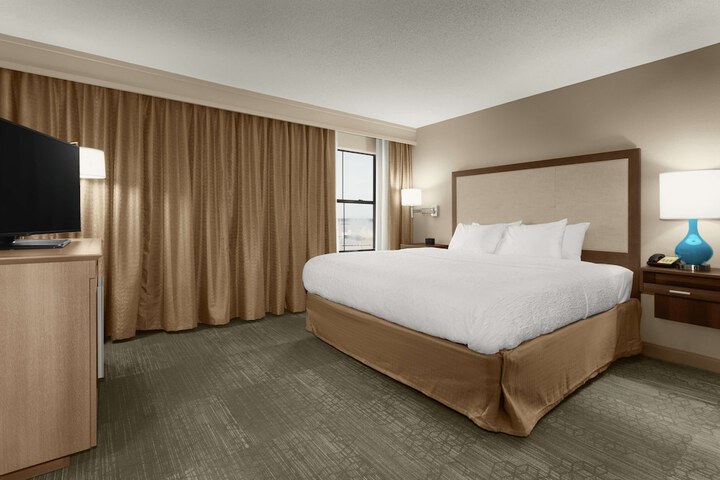 1 King Bed (12 of 22)