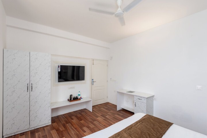 Room 16 of 52