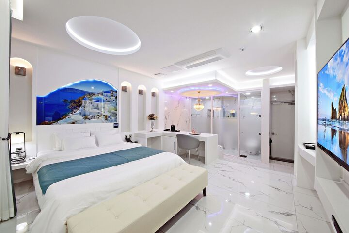 Room 49 of 61