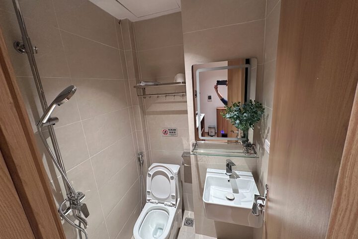 Room 18 of 21