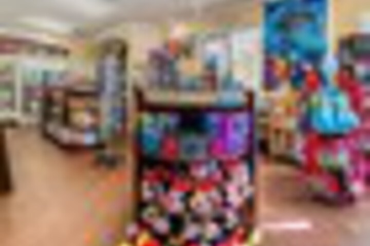 Gift Shop 104 of 123