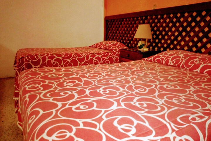 Room 6 of 30