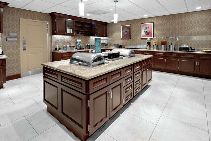 Breakfast/Coffee Service 29 of 40