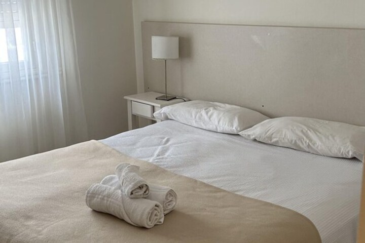 Room 10 of 34