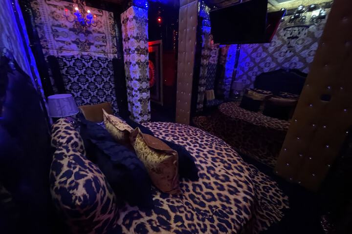 Room 42 of 96