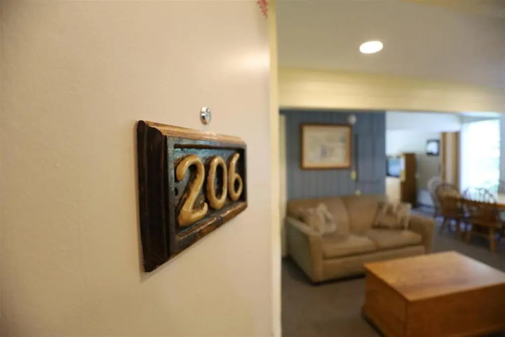 Room 6 of 7