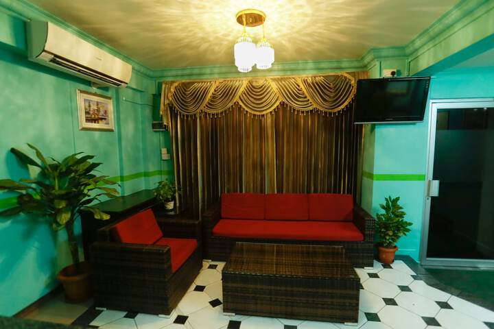 Entrance & Lobby