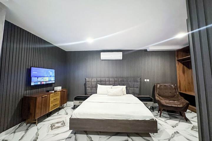 Room 15 of 121
