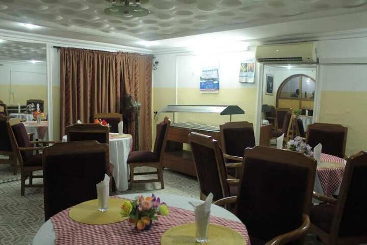 Dining 19 of 26