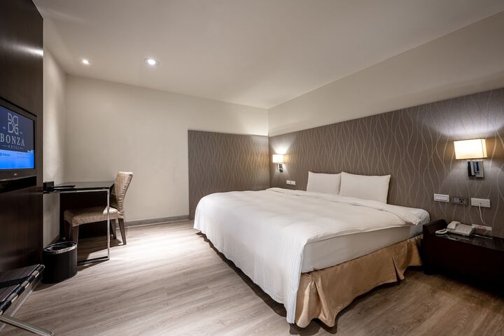 Room 13 of 54