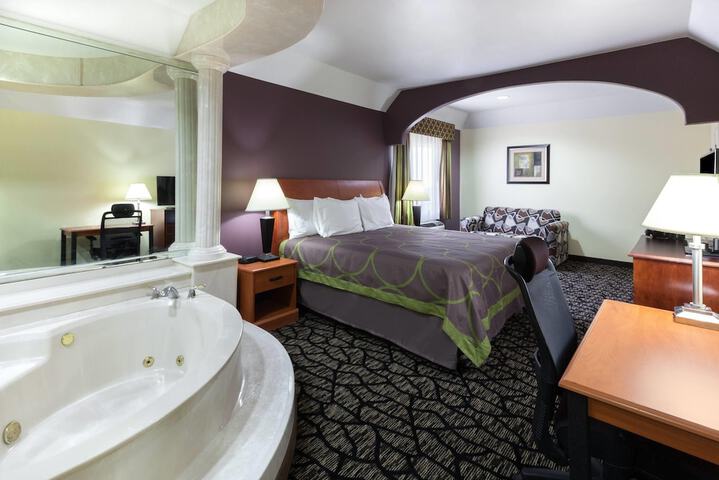Room 12 of 40