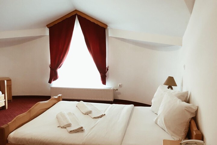 Room 7 of 35