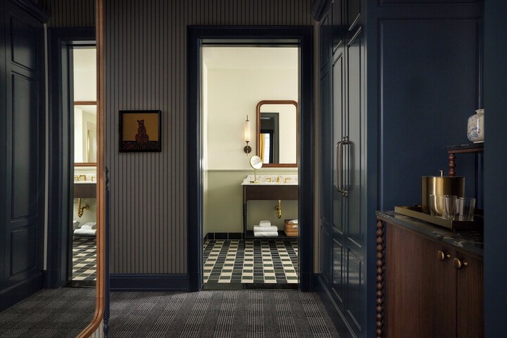 Room 150 of 190