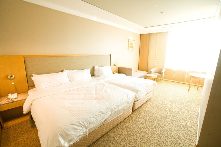 Room 15 of 61