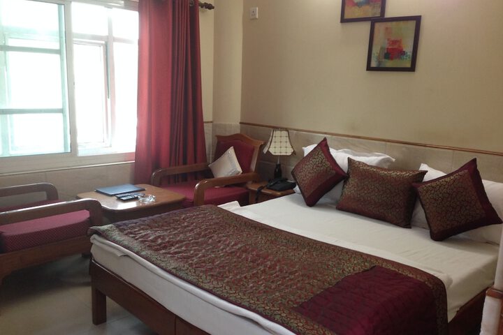 Room 2 of 20