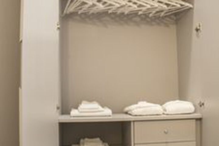 Room 12 of 18